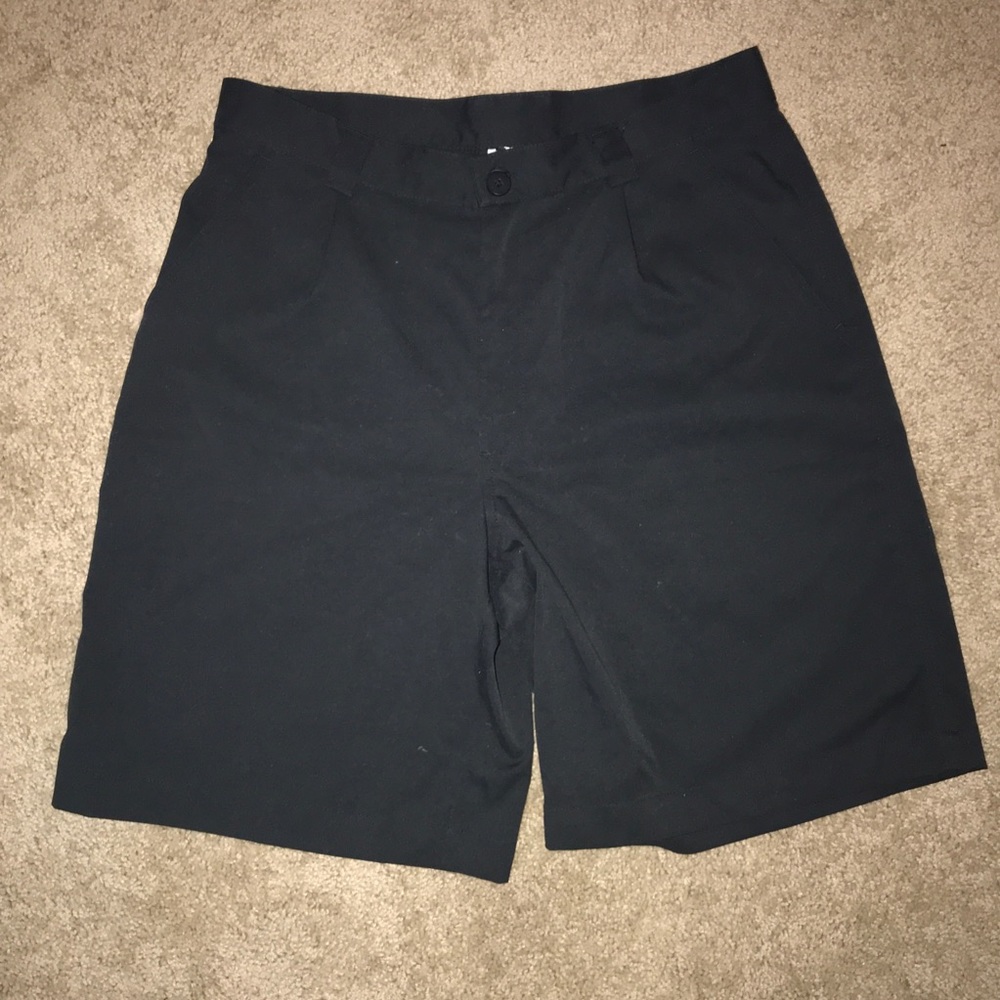Under Armour Men’s Black Golf Shorts - Size 32R